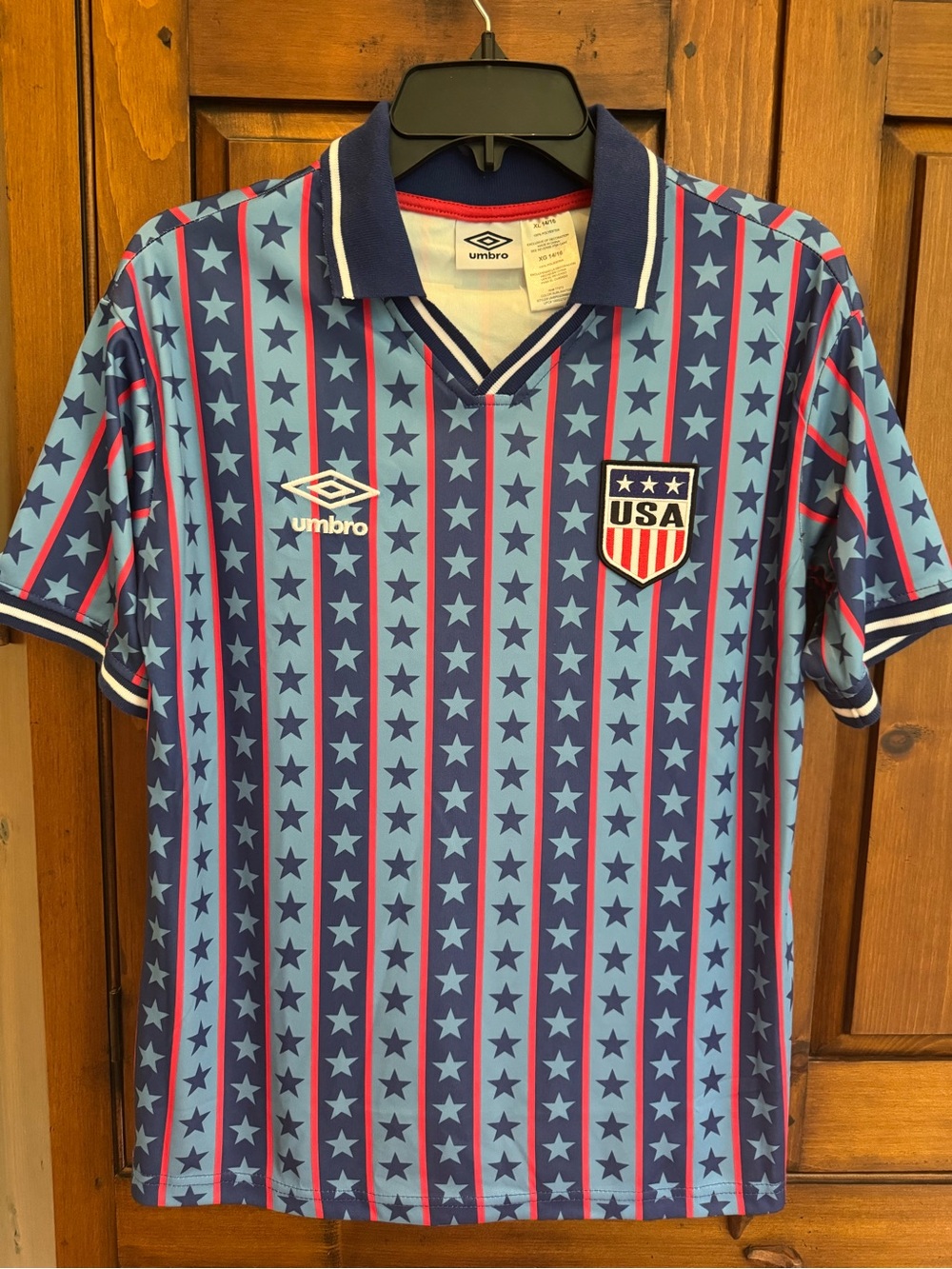 Umbro USA Red, Blue and Navy Star-Stripe Boys Size XL14-16 Soccer Jersey NWOT